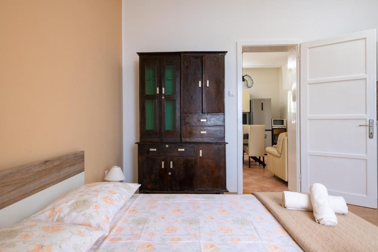 Apartment Dobric Koromacno Exterior photo